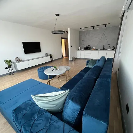 Crystal Old Town Apartment
